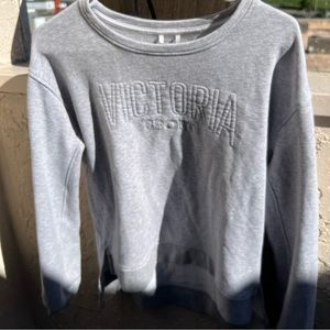 Grey Victoria’s sport sweater